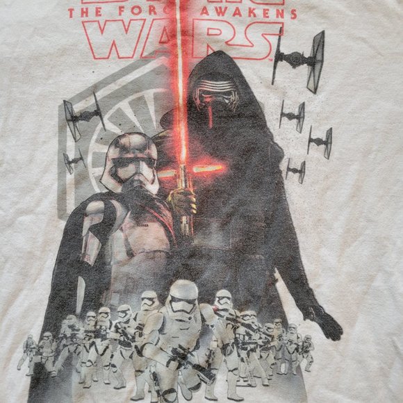 Star Wars the Force Awakens White T-Shirt Men's Size Medium Kylo Ren - Picture 2 of 3